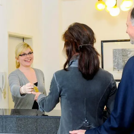 Zur Prinzenbruecke Otel 3*